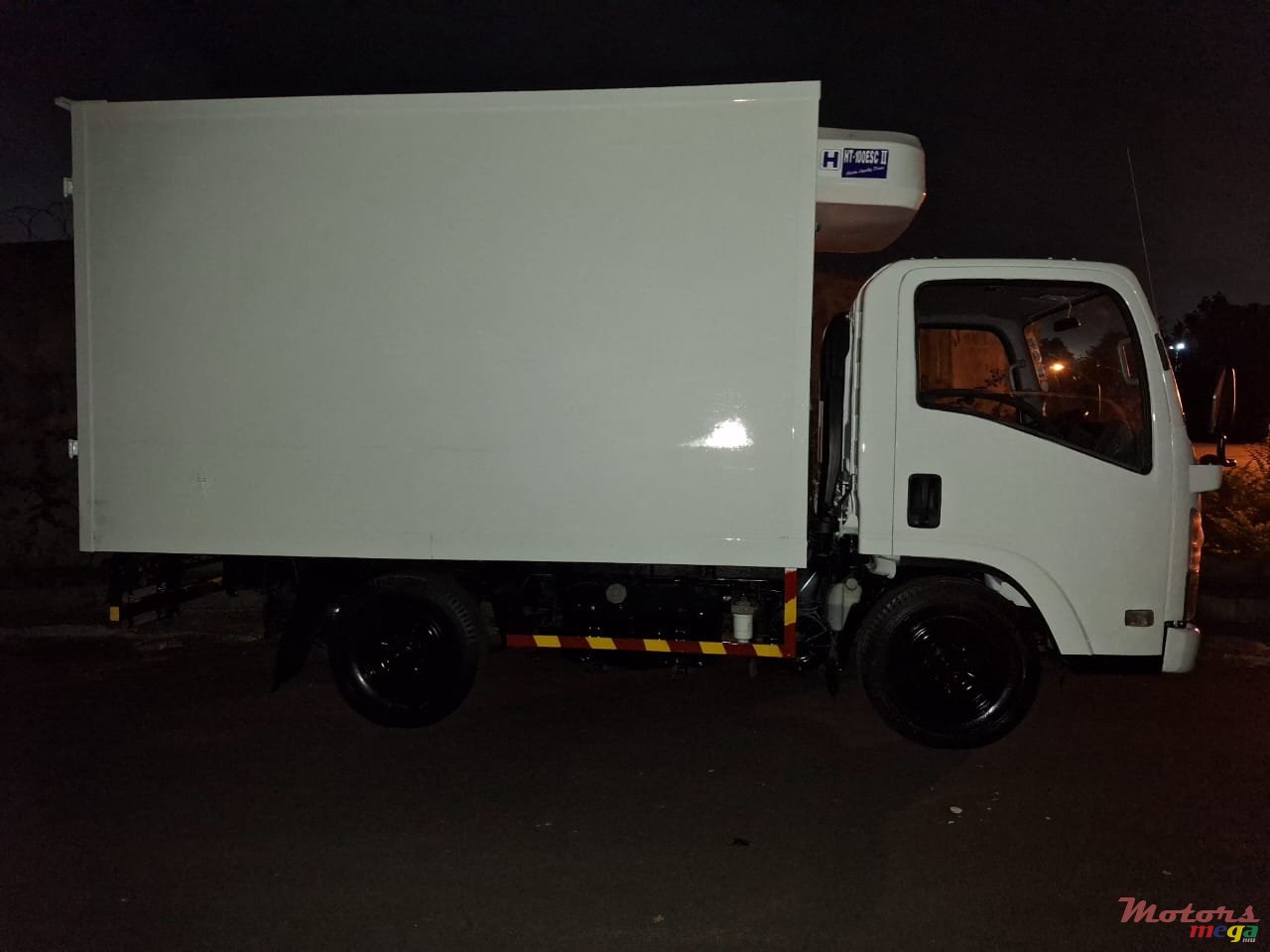 2016' Isuzu photo #3