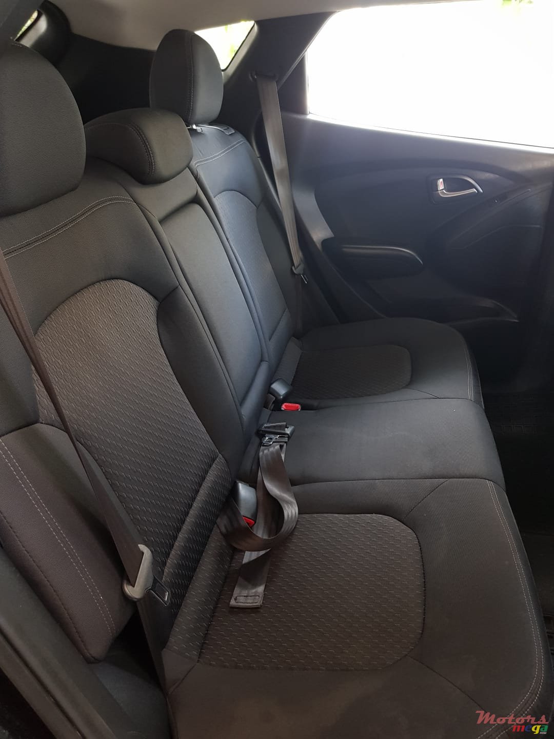 2011' Hyundai ix35 photo #7