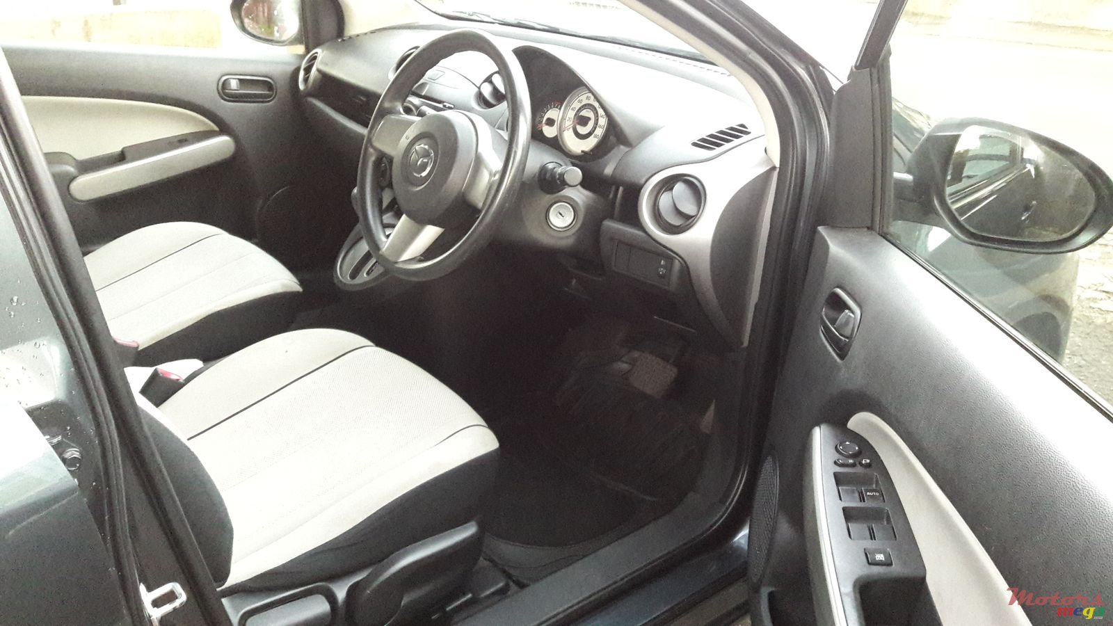 2008' Mazda Demio photo #4