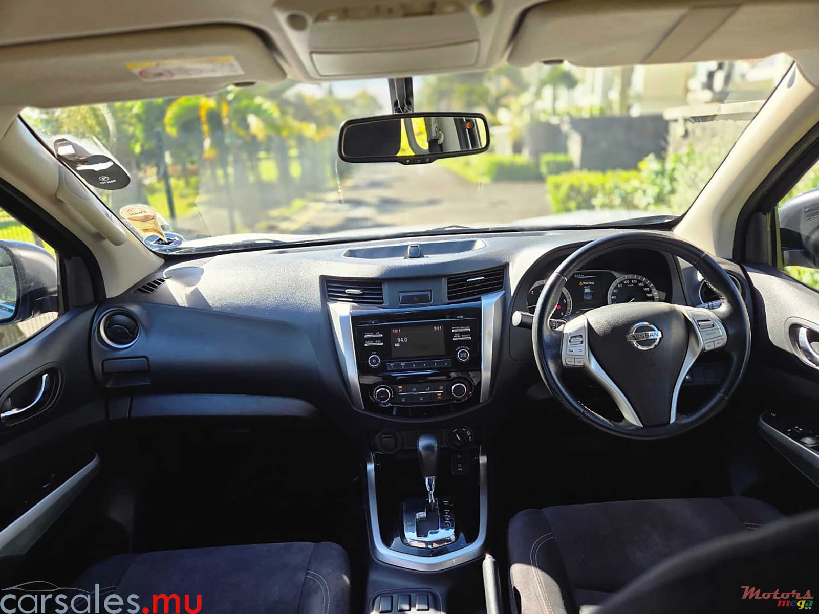 2018' Nissan Navara SE photo #6