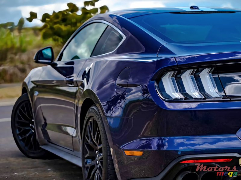 2019' Ford Mustang GT 5.0 V8 Premium Plus photo #6