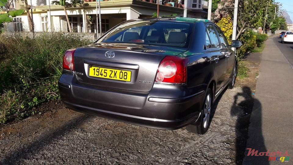 2008' Toyota Avensis photo #2