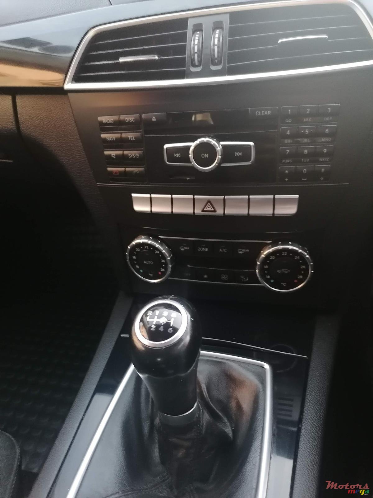 2011' Mercedes-Benz C-Class photo #6