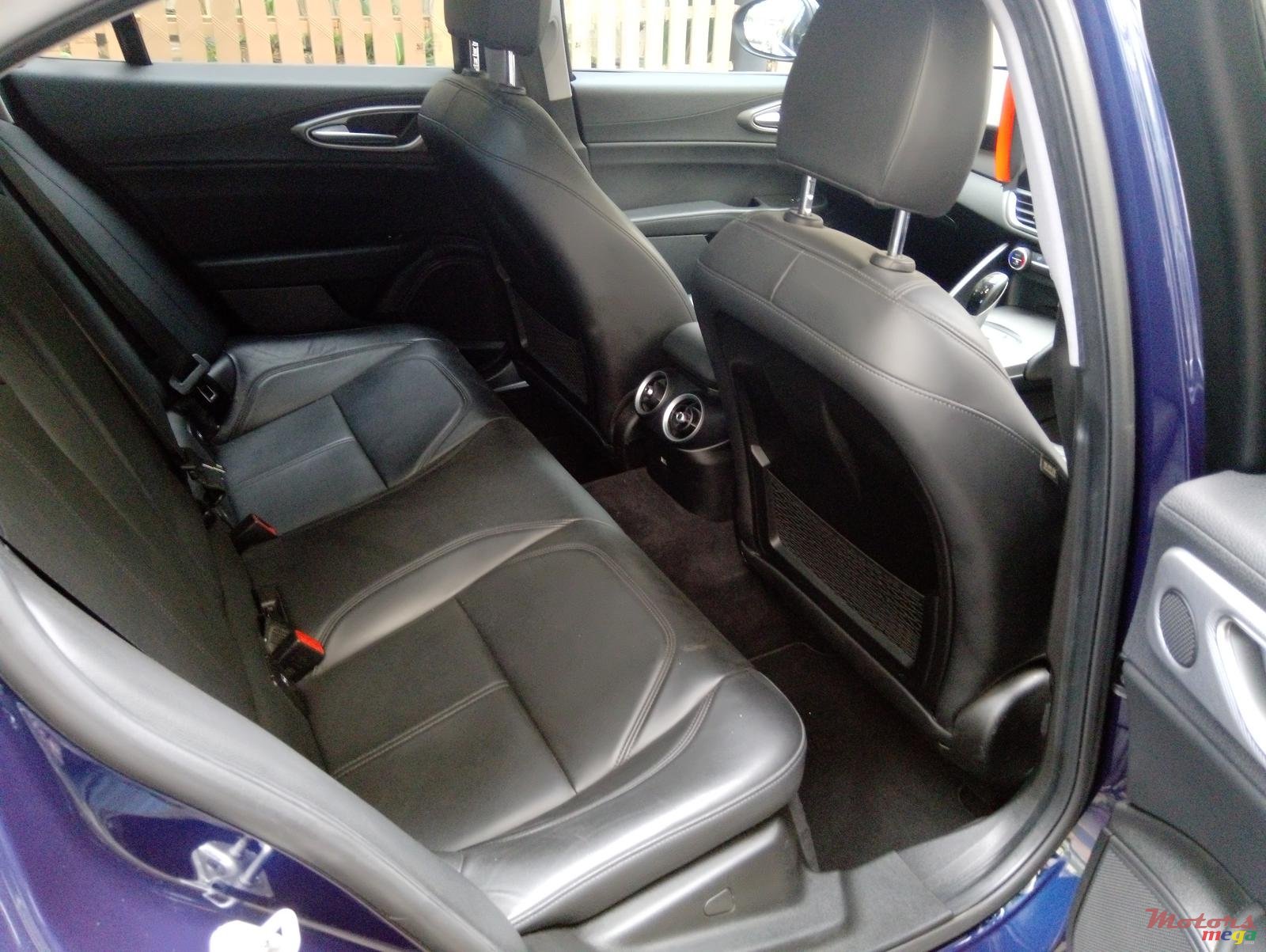 2017' Alfa Romeo Giulia PRO STILE photo #6