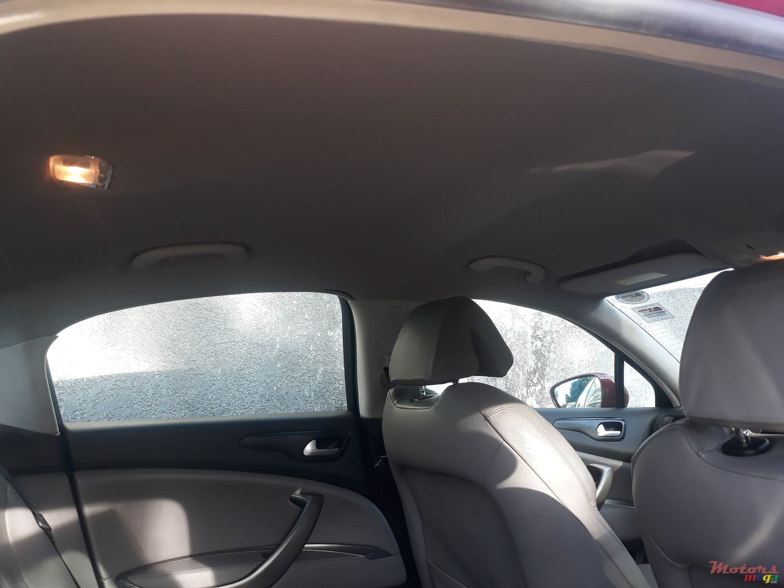 2009' Citroen C5 photo #5