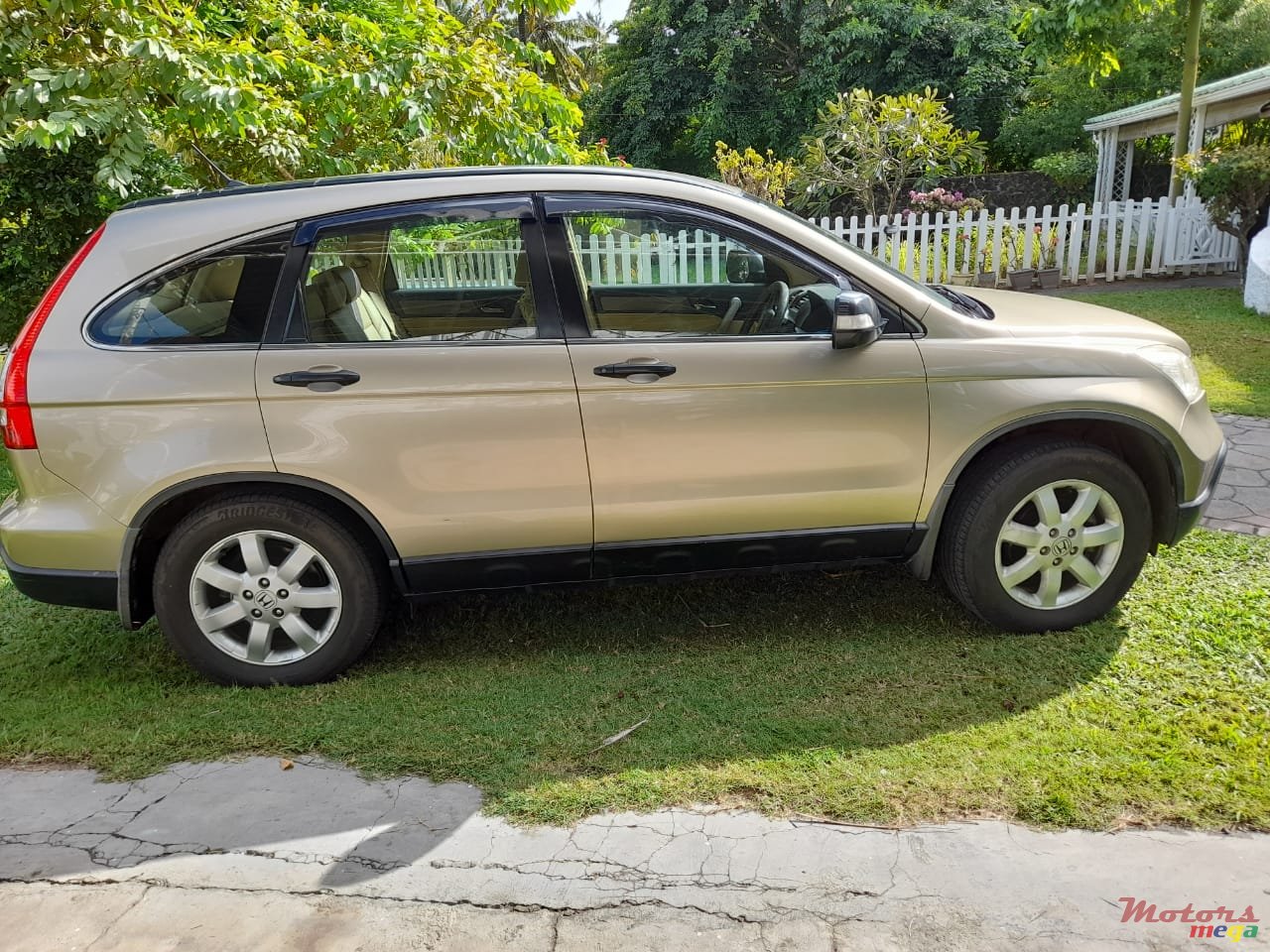 2007' Honda CR-V photo #1