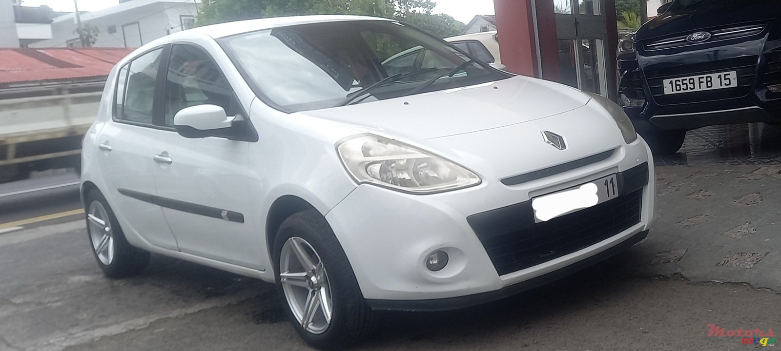 2011' Renault Clio III photo #1