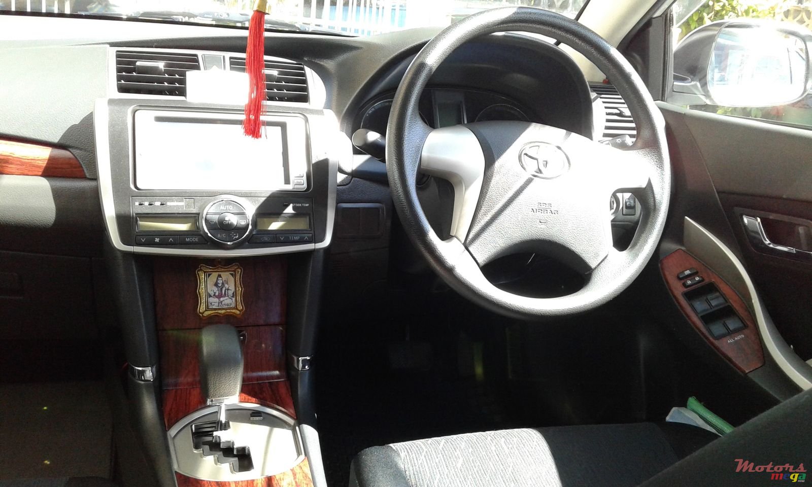 2010' Toyota Allion photo #4