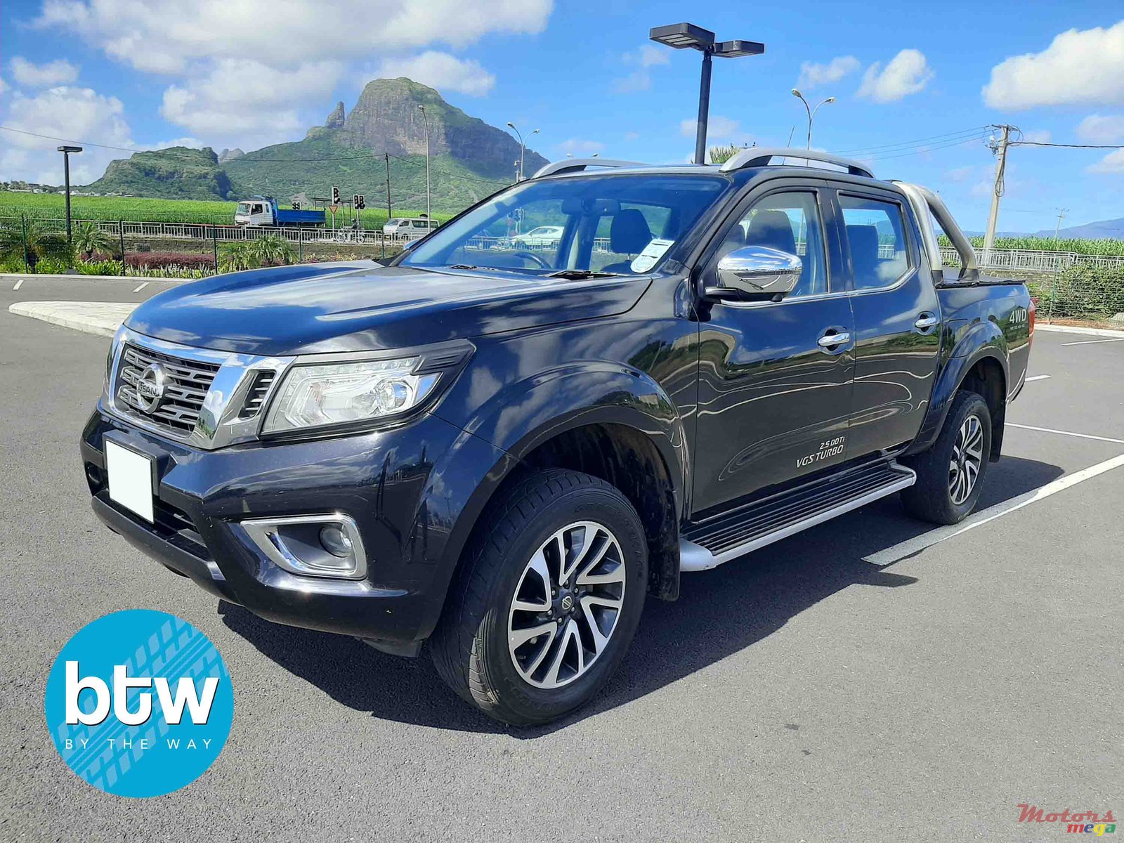 2018' Nissan Navara photo #2