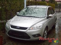 2011' Ford Focus full executive photo #1