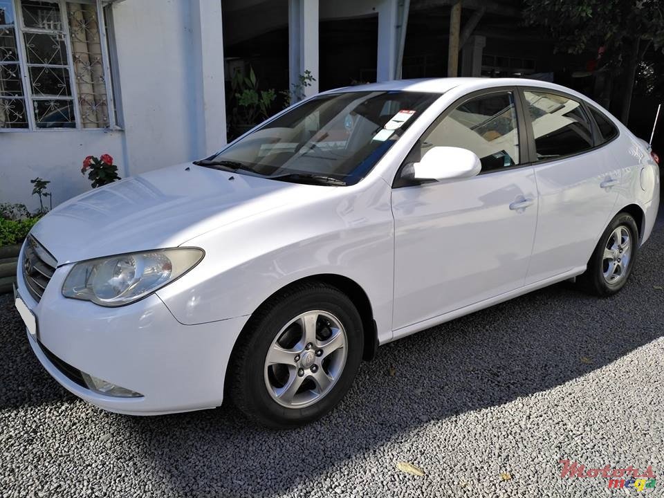 2010' Hyundai Elantra photo #4