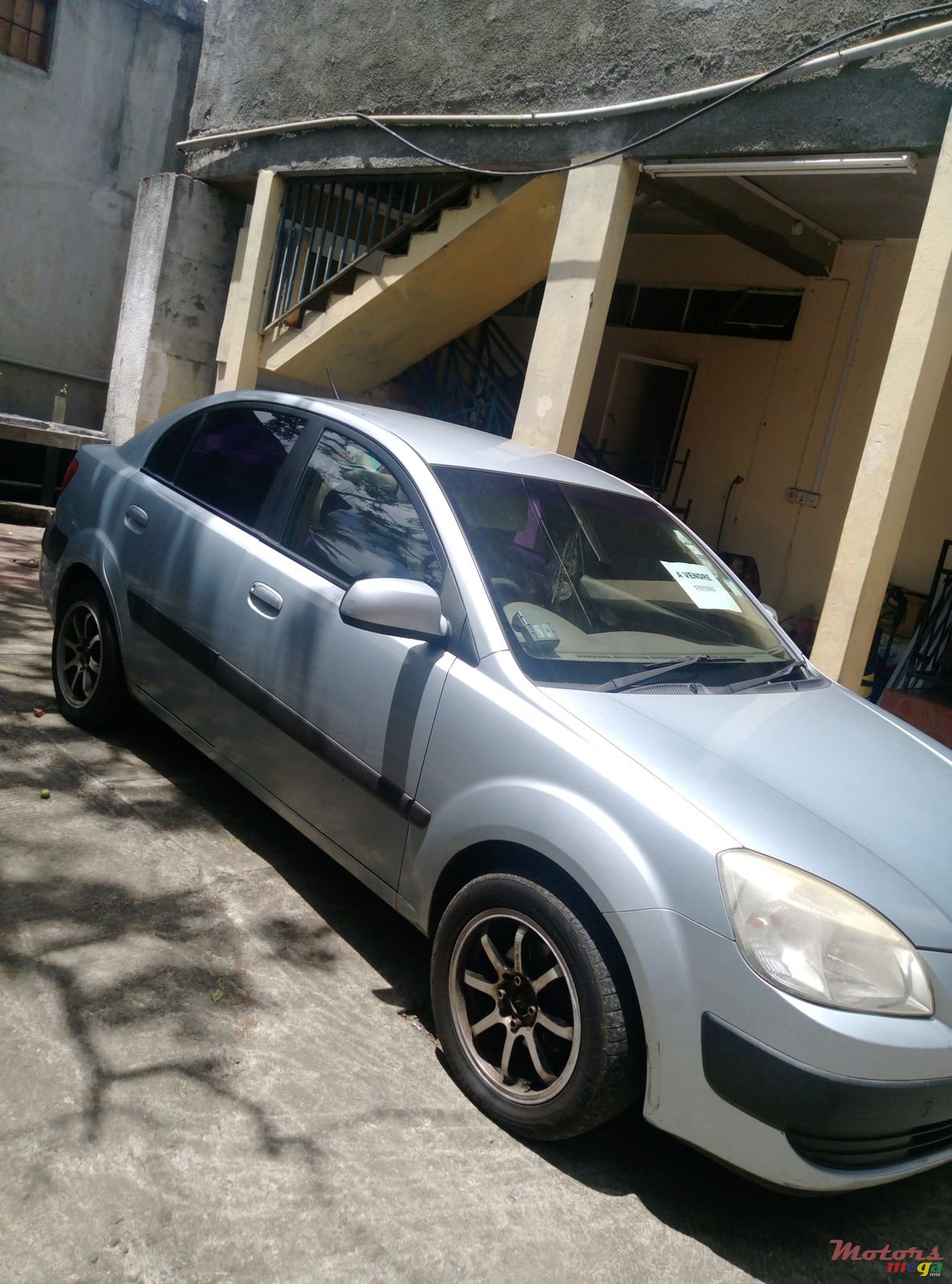 2005' Kia Rio photo #2