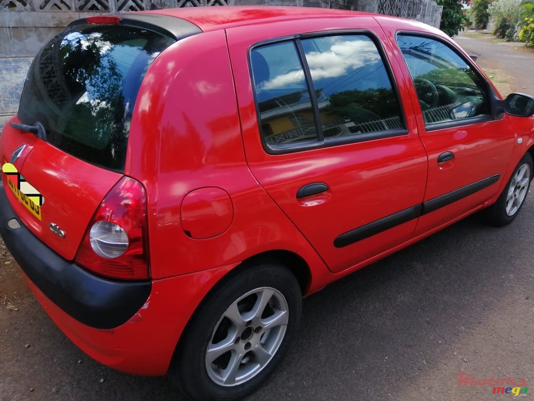 2005' Renault Clio photo #3