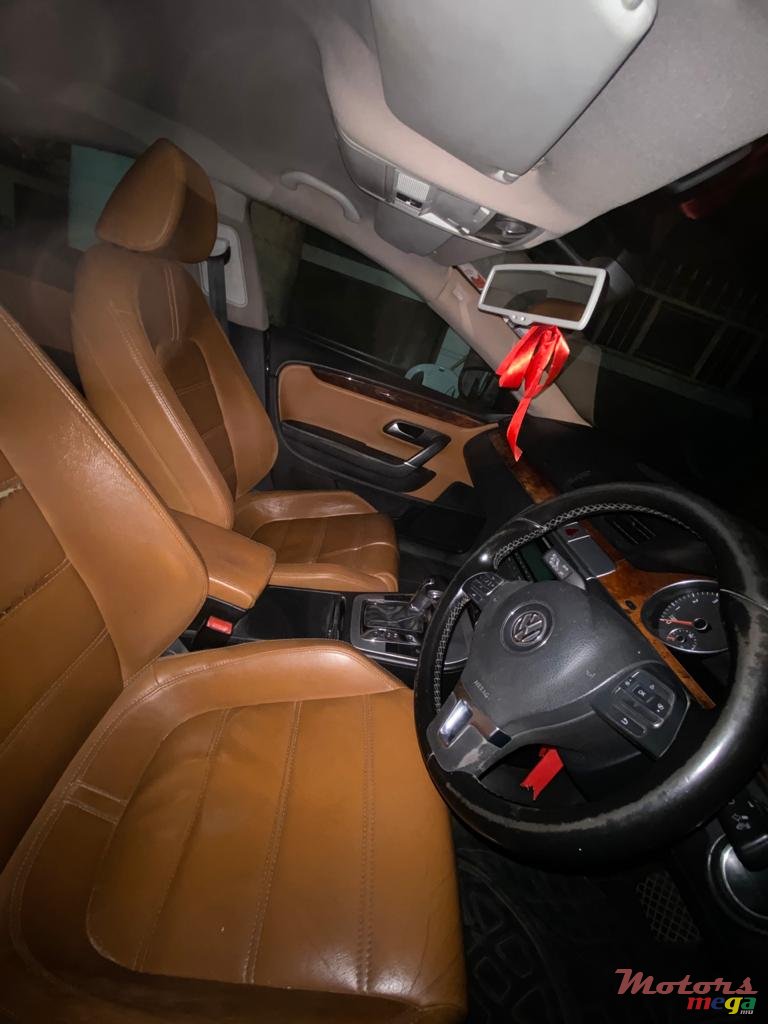 2011' Volkswagen Passat CC Sport photo #3