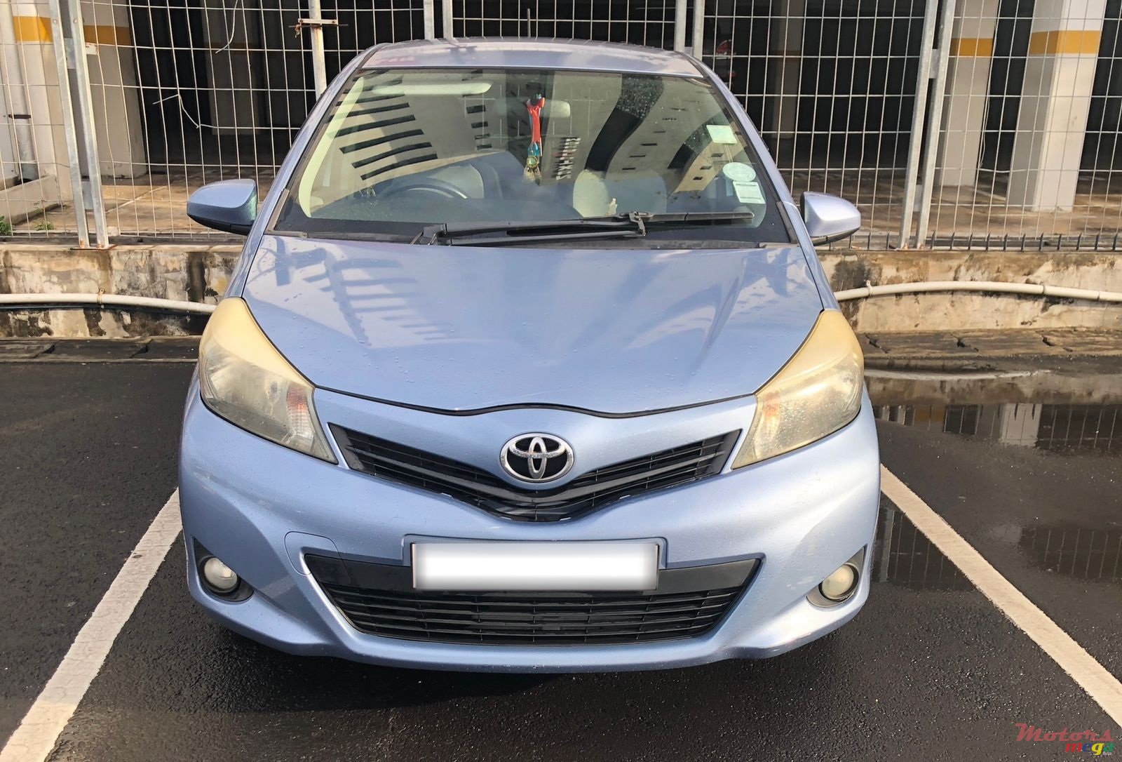 2012' Toyota Yaris photo #1