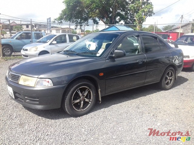1998' Mitsubishi Lancer photo #3