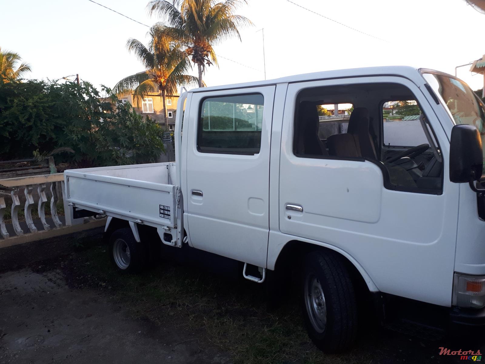 2006' Nissan photo #1