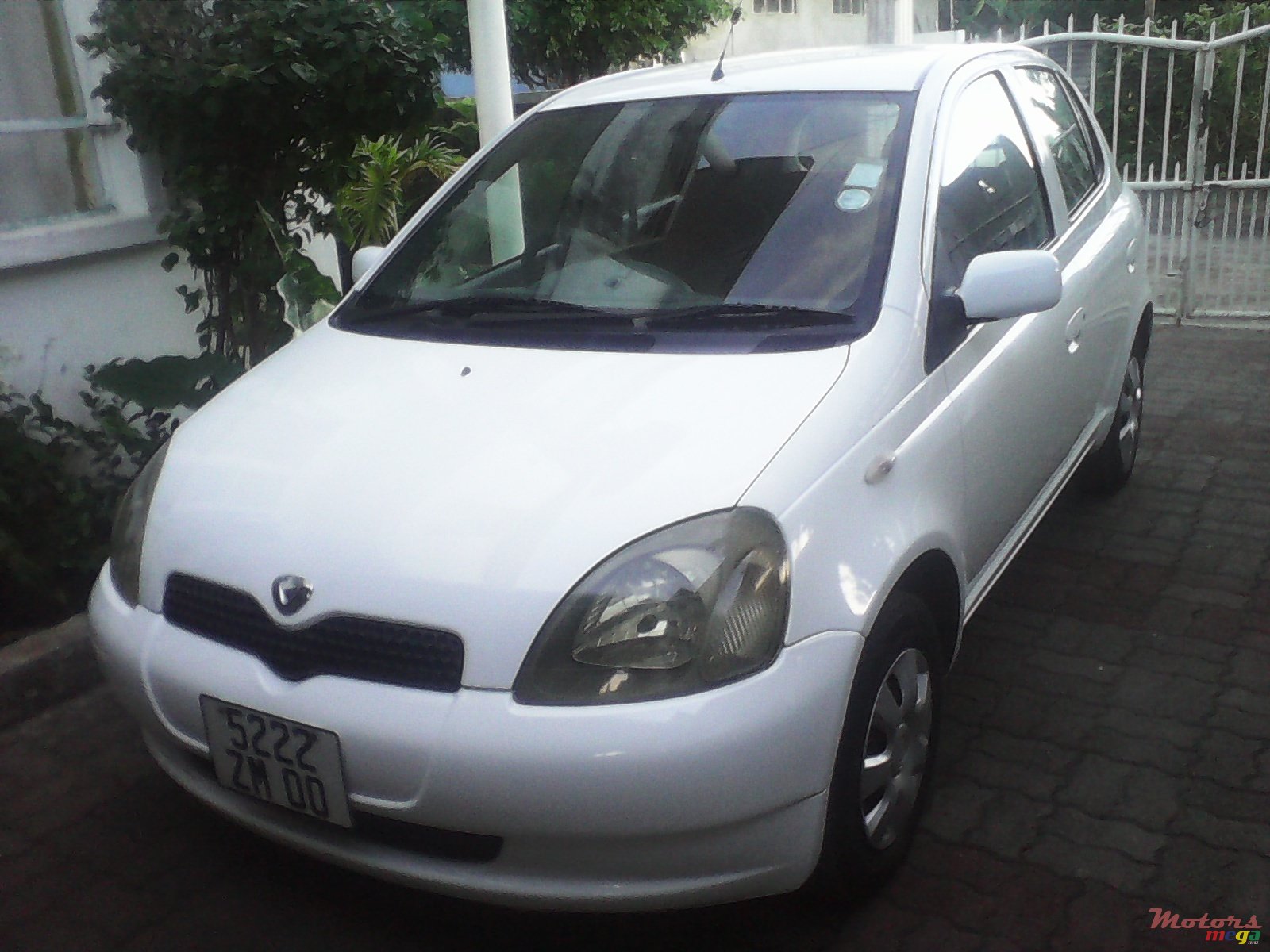 2000' Toyota Vitz photo #1