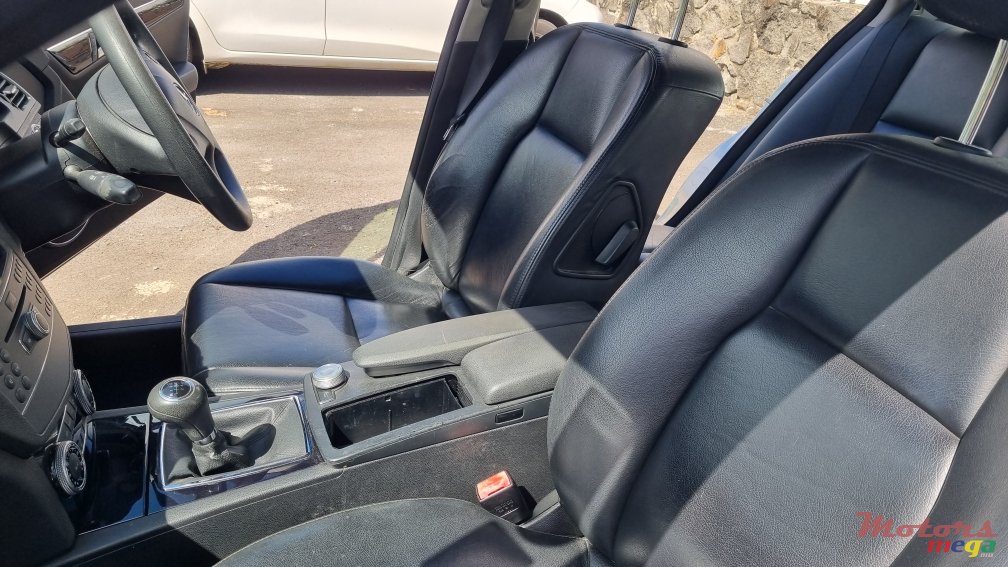 2010' Mercedes-Benz C 180 compressor photo #4