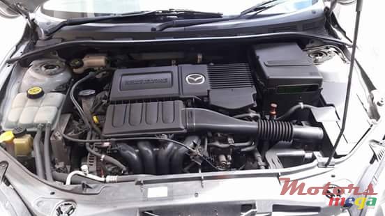 2004' Mazda Axela photo #4
