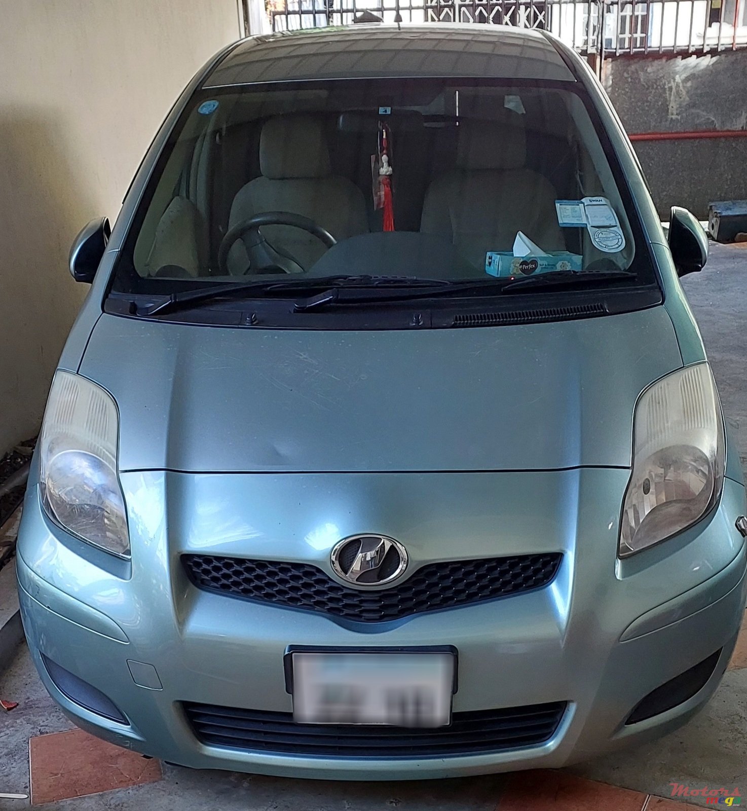 2010' Toyota Vitz photo #1