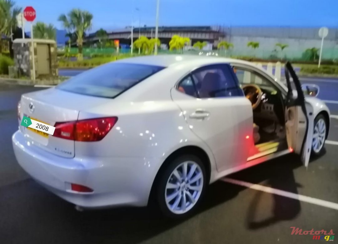 2008' Lexus IS 220D photo #2