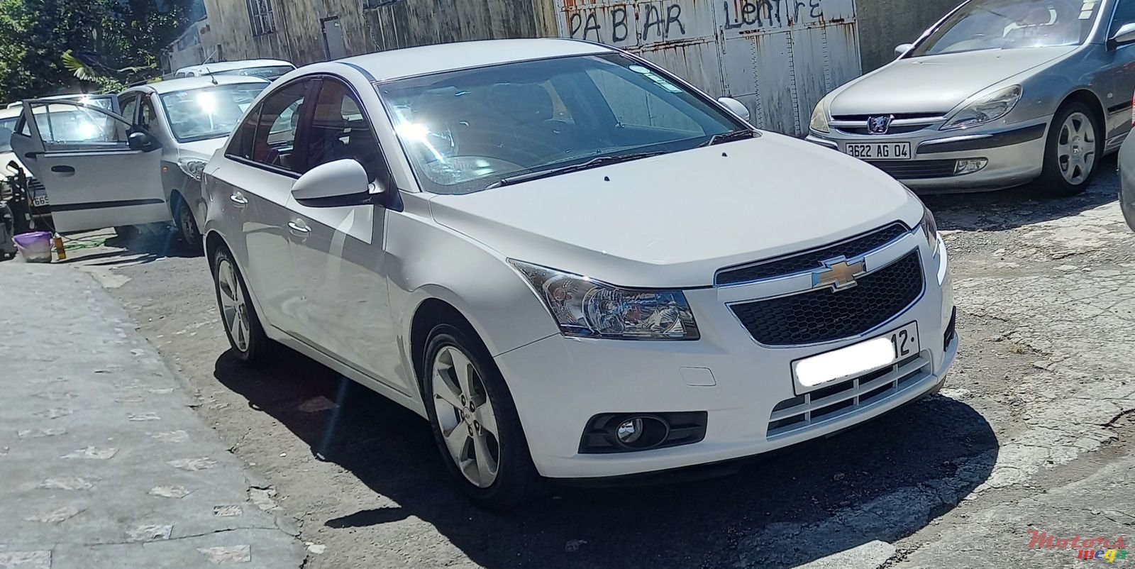 2012' Chevrolet Cruze LT photo #1