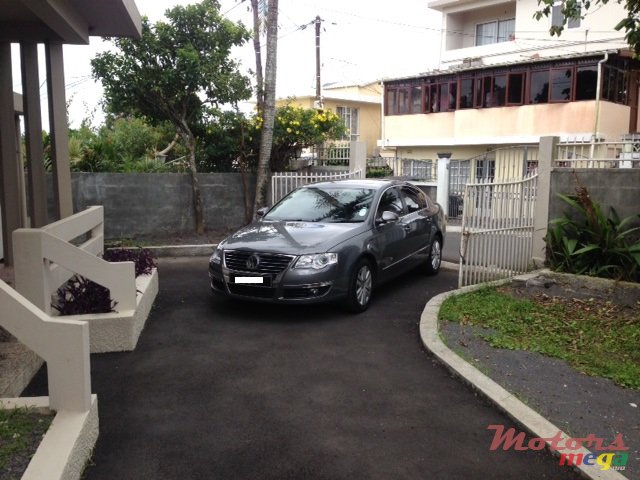 2006' Volkswagen Passat photo #2