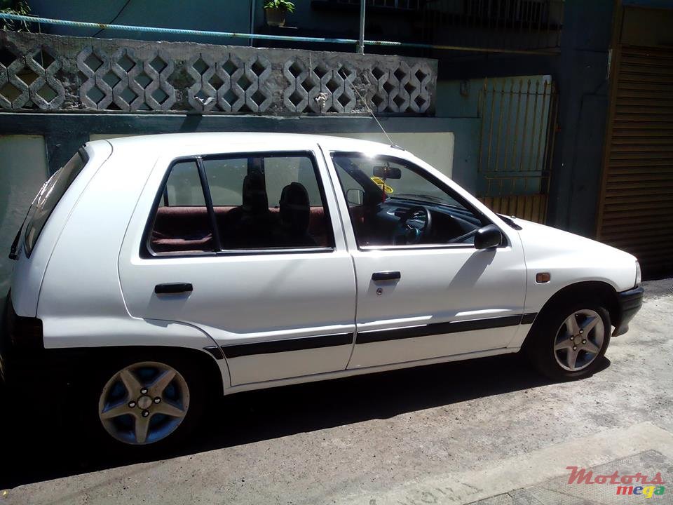 1989' Daihatsu Charade G100 photo #3