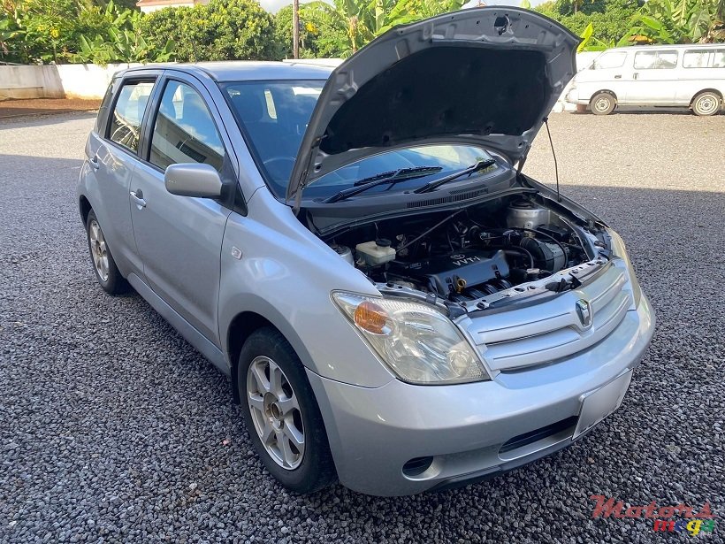 2004' Toyota IST Auto 1.3L JAPAN photo #7