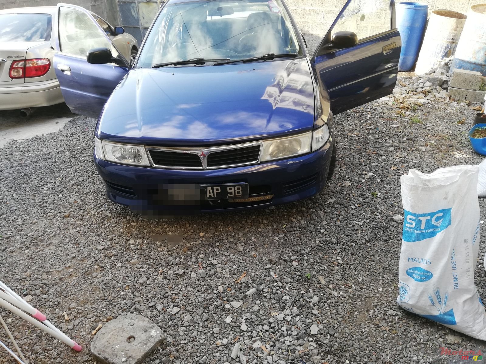 1998' Mitsubishi Lancer photo #2