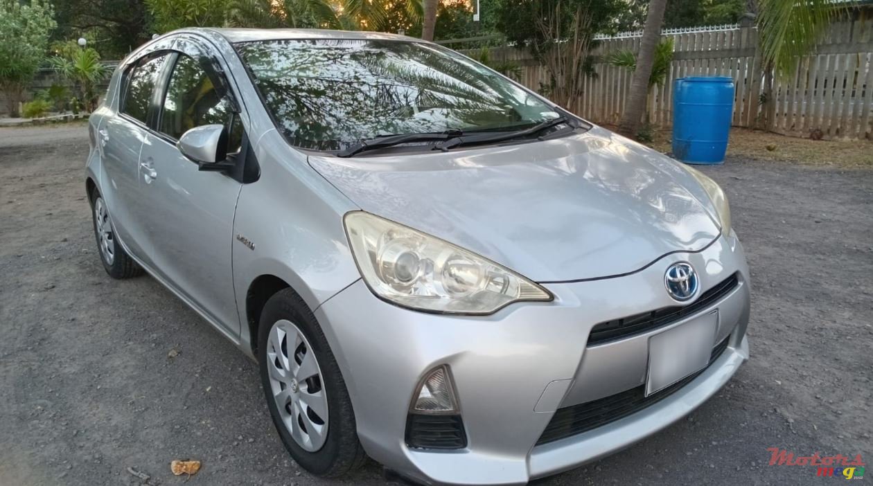 2013' Toyota Aqua photo #1