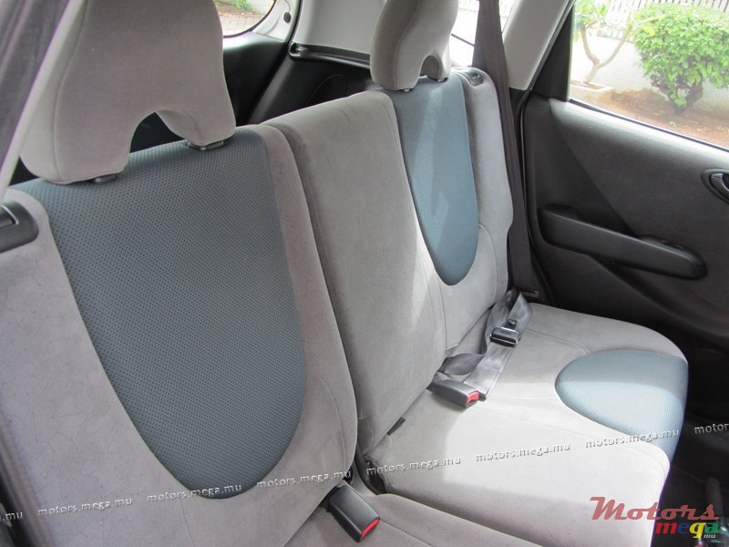 2004' Honda FIT photo #7