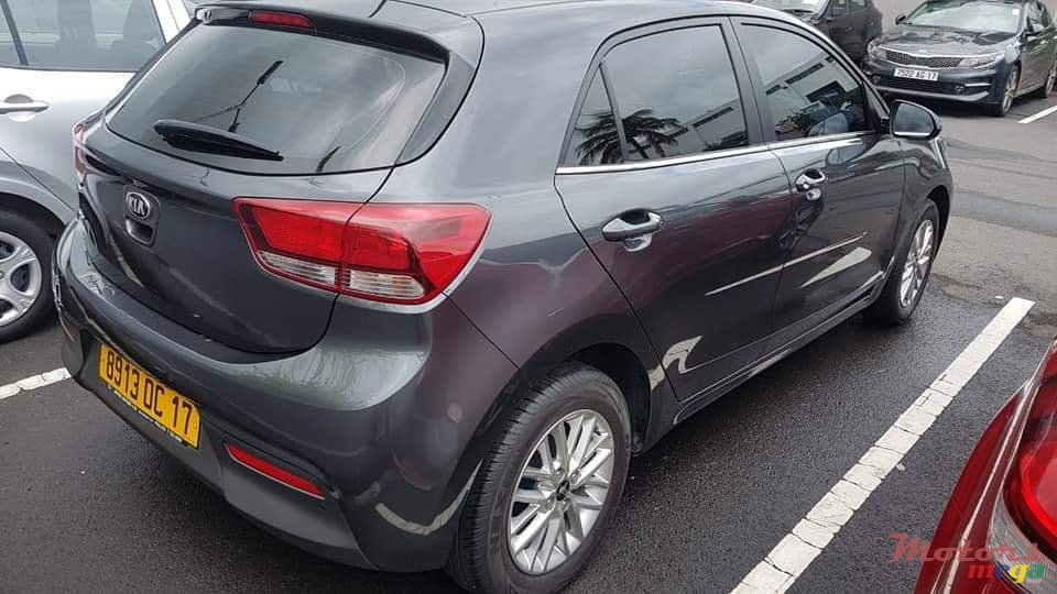 2017' Kia Rio photo #2