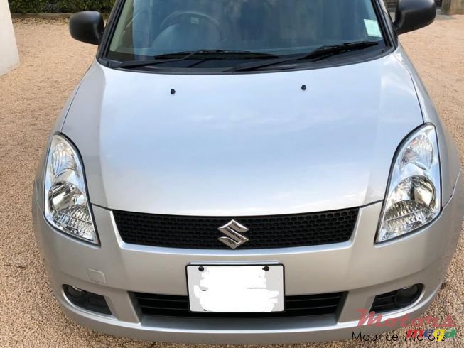 2008' Suzuki Swift photo #3