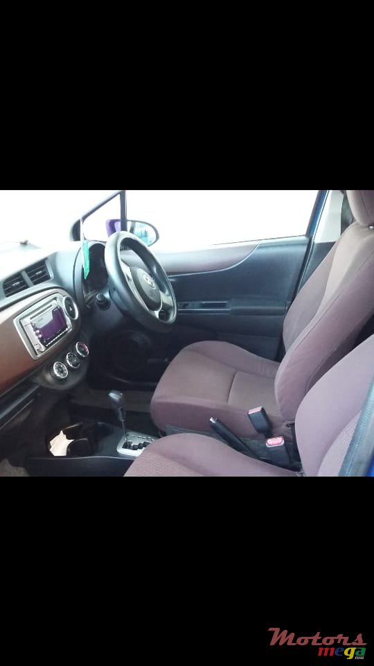 2011' Toyota Vitz 1000 cc photo #4