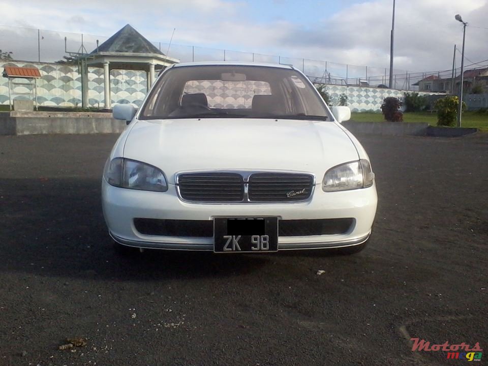 1998' Toyota Starlet photo #2