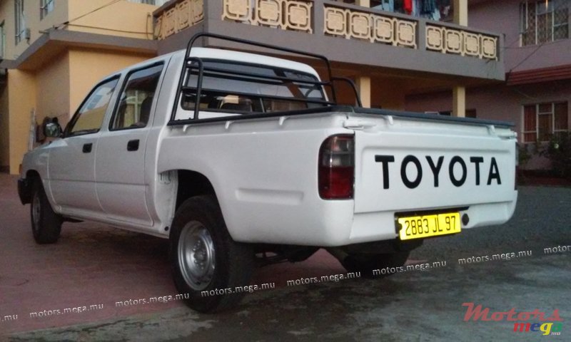 1997' Toyota Hilux photo #1