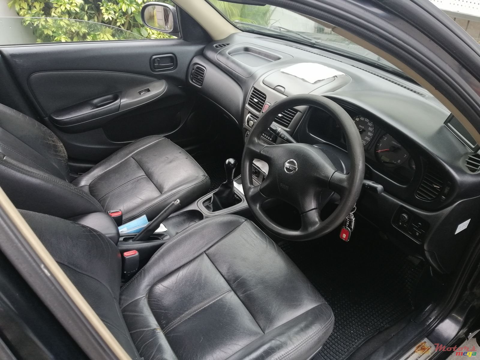 2004' Nissan Sunny photo #3