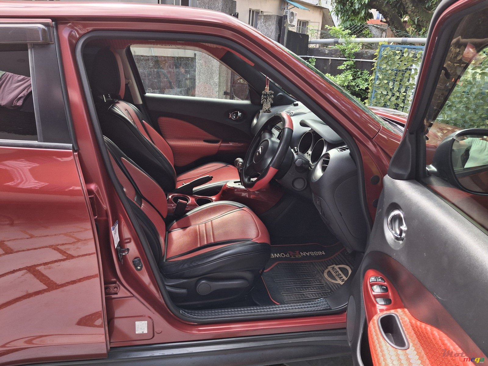 2012' Nissan Juke photo #3