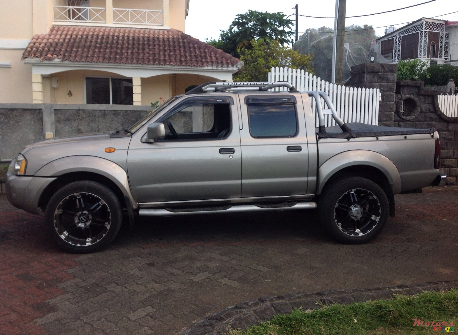 2004' Nissan Pickup photo #1