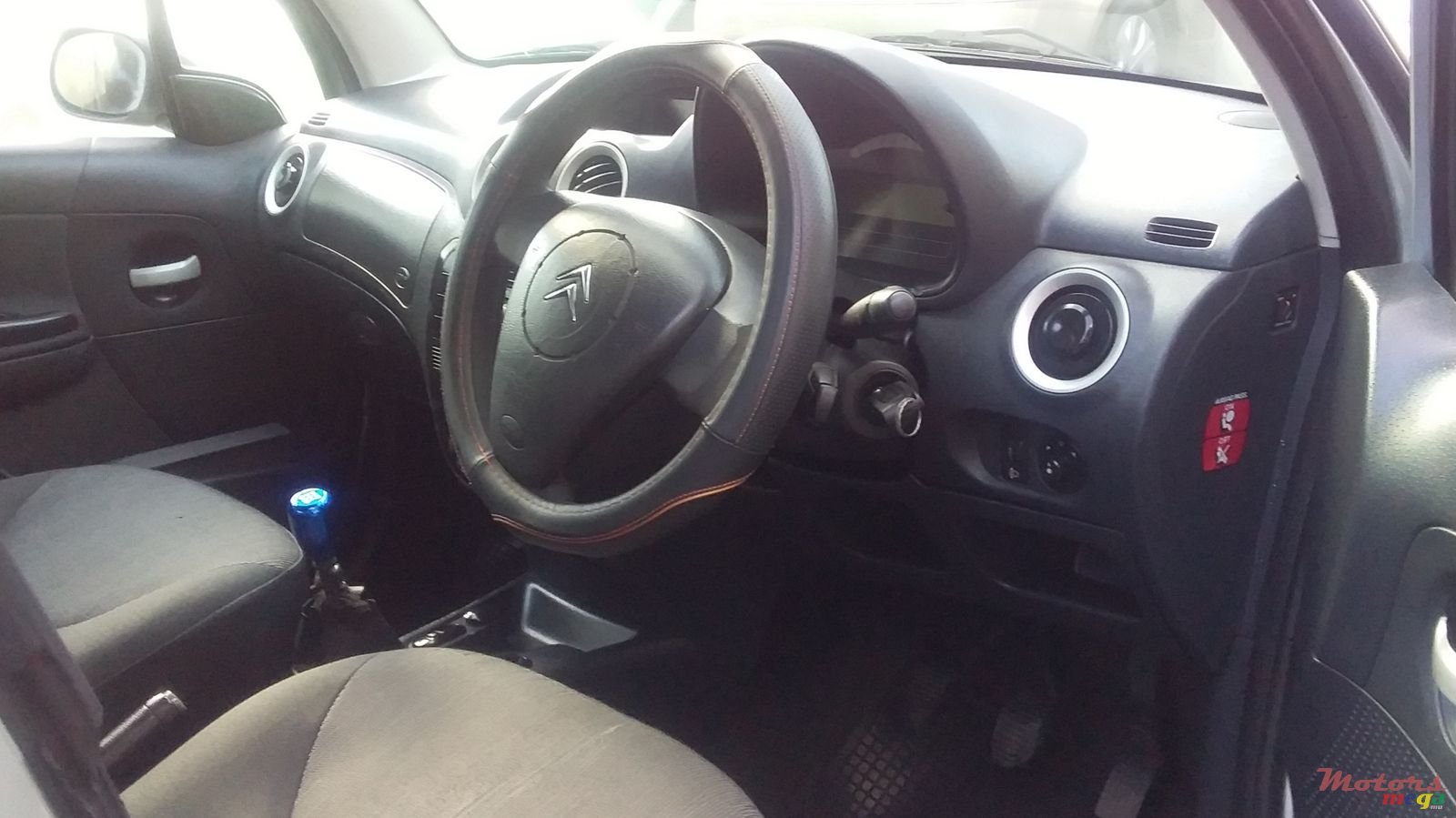 2009' Citroen C3 photo #3