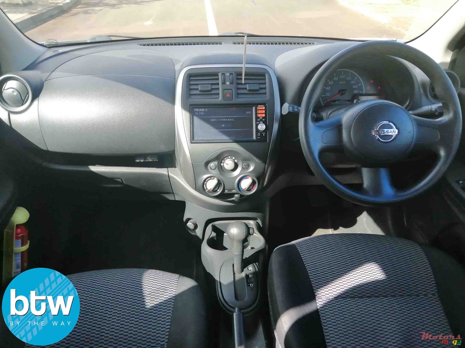 2015' Nissan March photo #5