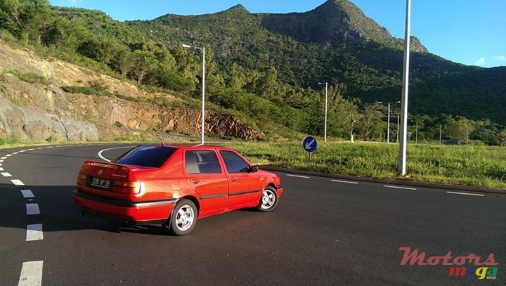 1995' Volkswagen Vento photo #4