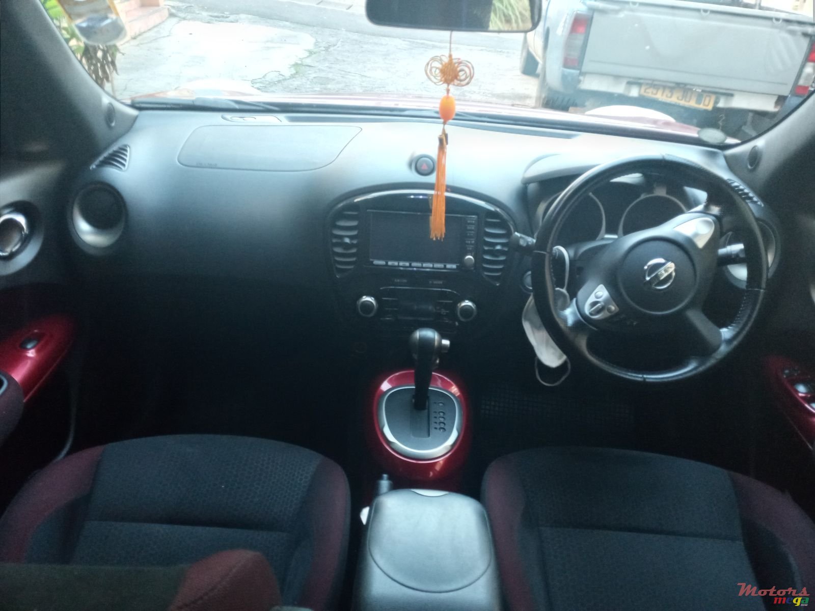 2011' Nissan Juke photo #2