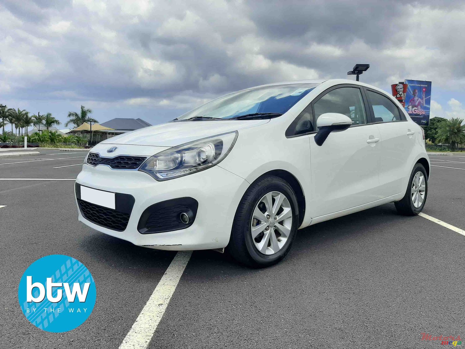 2013' Kia Rio photo #2