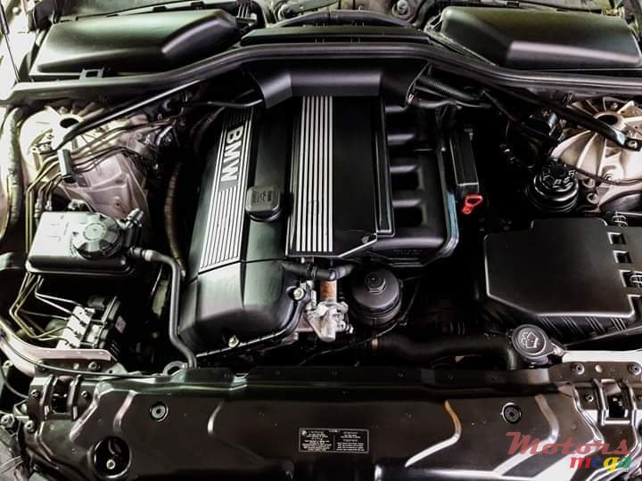 2004' BMW 525 photo #5