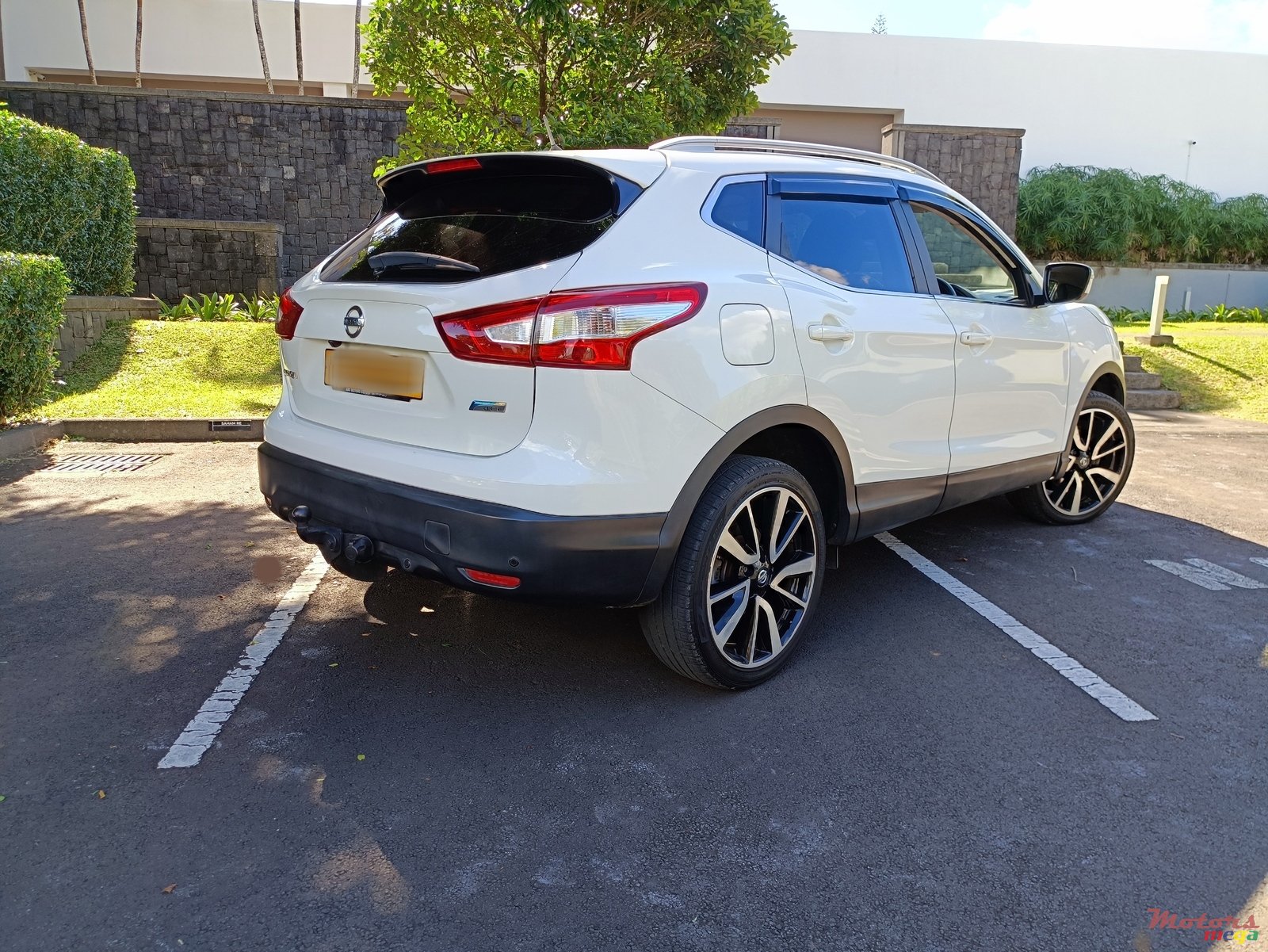 2015' Nissan Qashqai photo #1