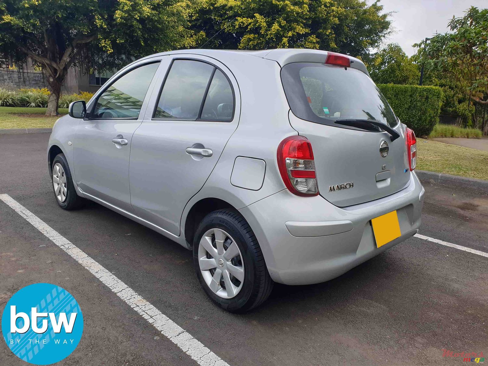 2013' Nissan March photo #2