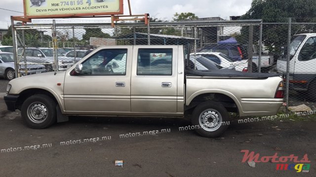 1998' Isuzu 2x4 photo #6